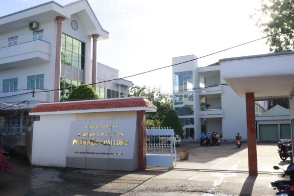 Đại học Kinh tế TPHCM Phân hiệu Vĩnh Long