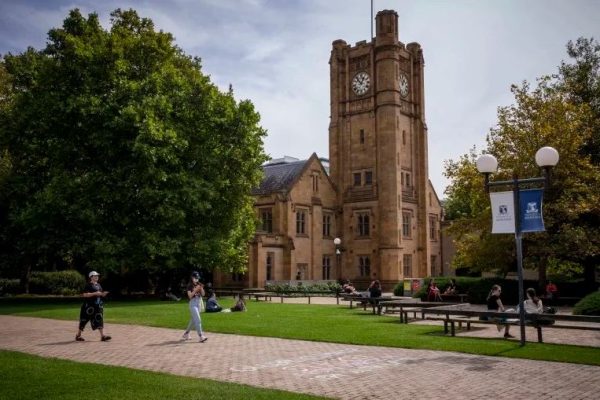 ĐH Melbourne là đại học hàng đầu Australia.